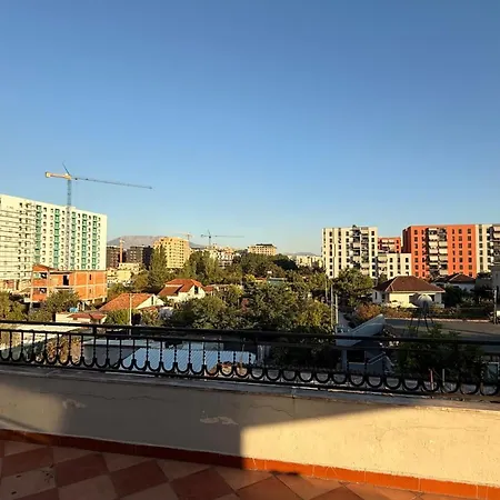 The Sunrise Apartamento Tirana